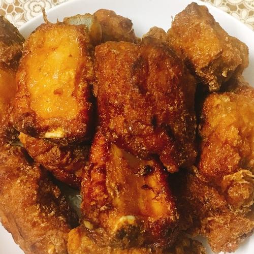 学会如何以生炸排骨制作美食（这个秘诀让你的炸排骨又脆又香）-第1张图片-美味行家