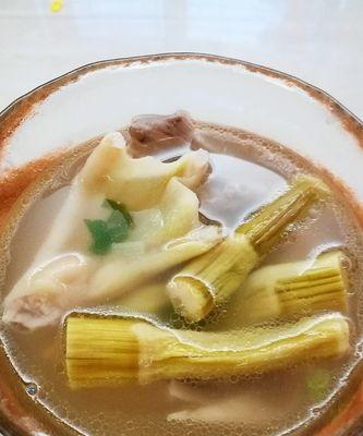 喝一碗以笋干老鸭汤，祛湿养颜健身康（滋阴降火，舒筋活络，悠享味蕾的滋味）-第2张图片-美味行家