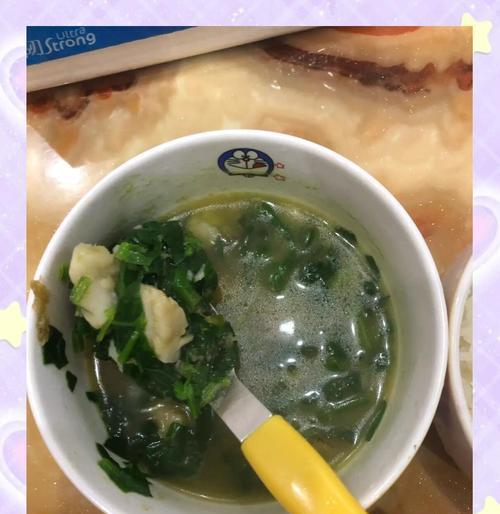 美味可口的鱼丸菠菜汤（做法简单易学，营养丰富，美味不可挡！）-第3张图片-美味行家