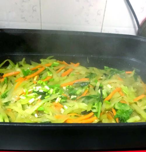美味又营养，莴苣丝炒火腿丝的做法（简单易学，让你轻松做出好味道）-第2张图片-美味行家