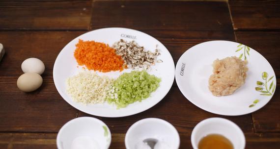 惊艳味蕾，石榴鸡热辣上桌（一场酣畅淋漓的美食盛宴）-第2张图片-美味行家