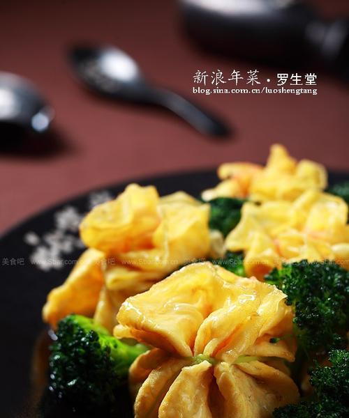 惊艳味蕾，石榴鸡热辣上桌（一场酣畅淋漓的美食盛宴）-第3张图片-美味行家