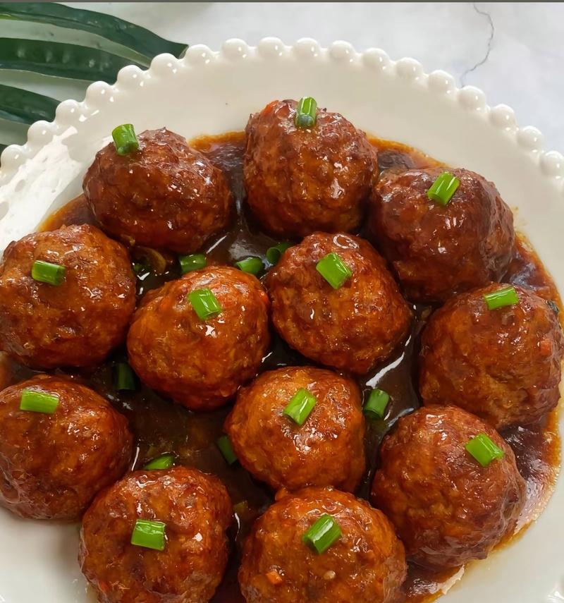 学会制作美味五香肉丸子（家常菜肴，五香味道，爽口入味）-第2张图片-美味行家