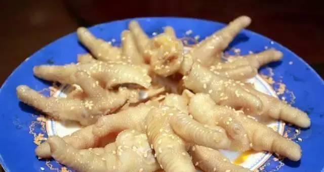 水晶凤爪的制作方法（教你如何制作逼真的水晶凤爪）-第1张图片-美味行家
