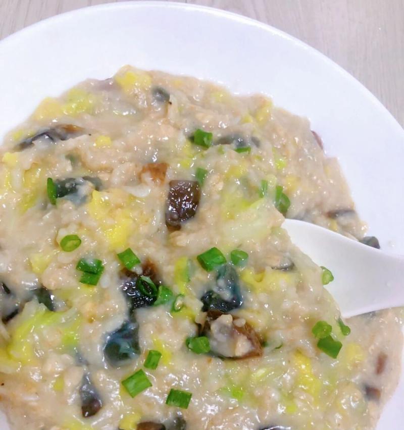 美食分享（15步教你轻松做出美味的虾皮皮蛋）-第3张图片-美味行家