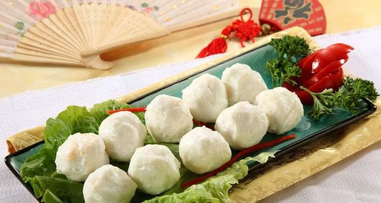 自制手工鱼丸的美食制作指南（手工鱼丸，健康美味不容错过）-第3张图片-美味行家