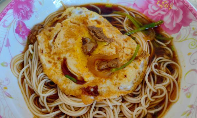 香辣土豆烧芹菜的做法（辣味爆棚、营养丰富的家常美食）-第2张图片-美味行家