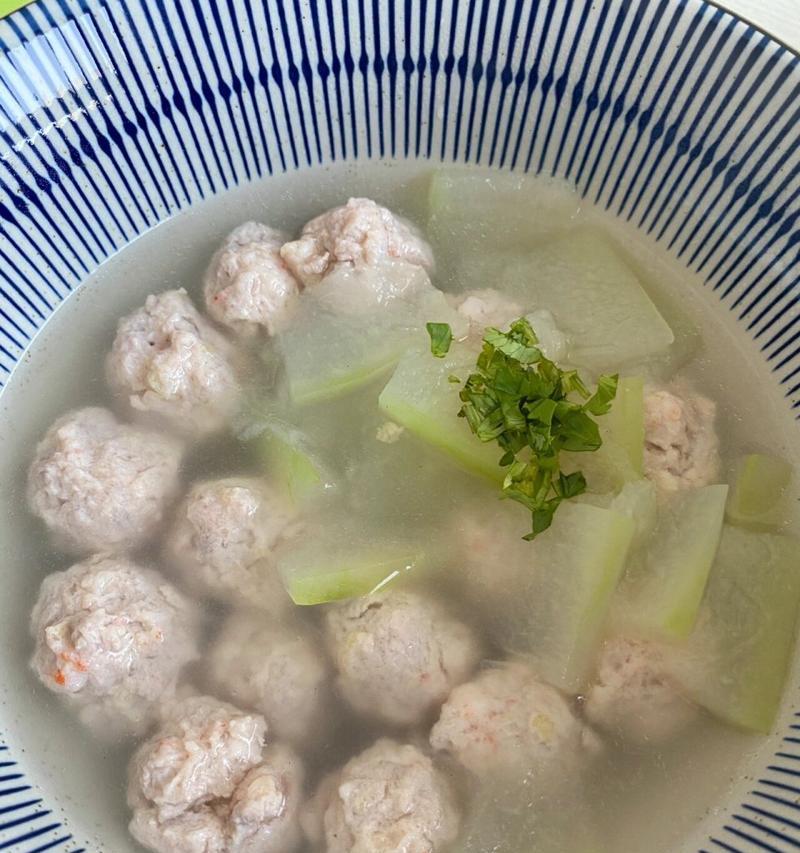 小白菜汆丸子的制作方法（简单易学，营养美味，丰富口感）-第3张图片-美味行家