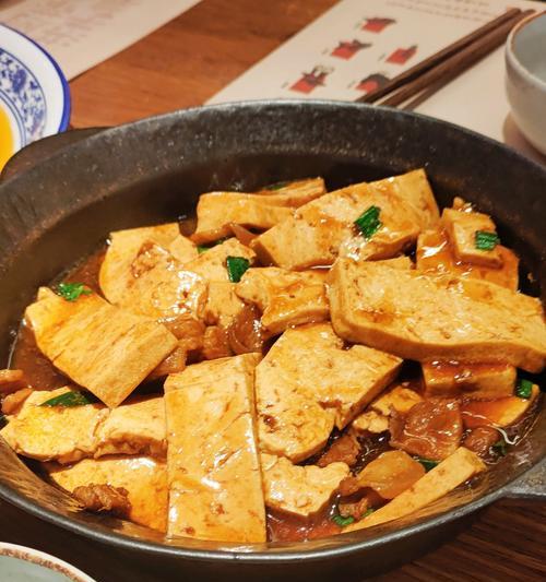 湘味上汤浸鲜鱼的做法（鲜美可口，汤汁香浓，鲜鱼入味，营养丰富）-第2张图片-美味行家