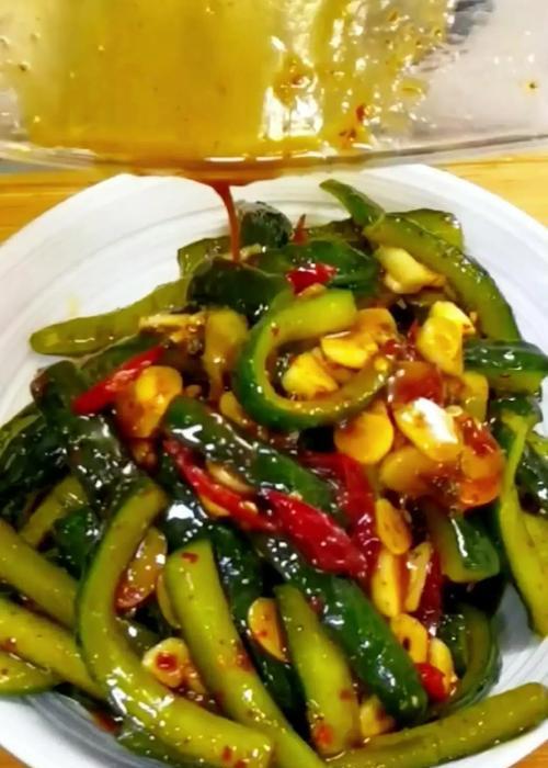 芝麻酱拌黄瓜的制作方法（健康美味的清凉夏日必备）-第2张图片-美味行家