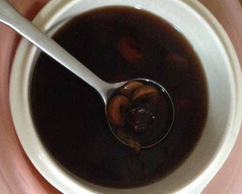 冰镇桂花酸梅汁的制作方法（清爽饮品，营养健康，夏日必备）-第2张图片-美味行家