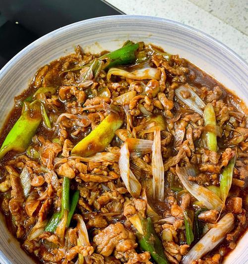 香菜肉丝的制作方法（重庆特色小吃制作教程，让你做出正宗的香菜肉丝）-第2张图片-美味行家