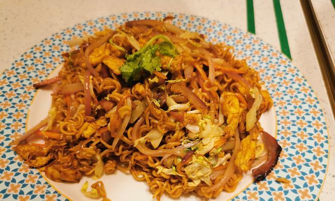 健康营养的素菜鸡蛋炒面（家常简易，美味可口，易于操作）-第3张图片-美味行家