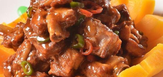 张家口特色美食——土豆熬金瓜（传统美味与时尚搭配，品尝张家口的地道美食）-第3张图片-美味行家