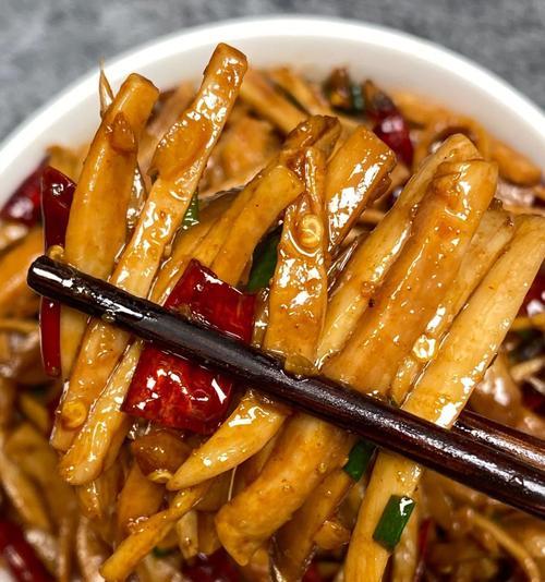 杏鲍菇酱葱花五香卷的制作方法（健康美味的素食佳肴，让你的味蕾大饱口福）-第2张图片-美味行家