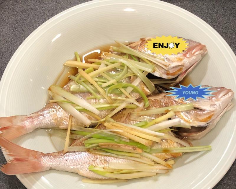 清蒸棘鲷鱼的做法（鲜嫩美味的清蒸棘鲷鱼让你回味无穷）-第1张图片-美味行家