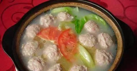 番茄白菜汤做法大揭秘（用砂锅打造健康美味，营养又好吸收）-第3张图片-美味行家