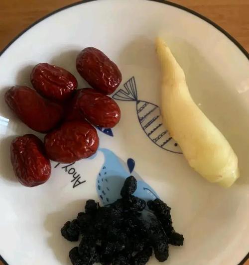 美味桑椹糖水做法（如何制作美味桑椹糖水？桑椹糖水的营养价值和功效）-第2张图片-美味行家