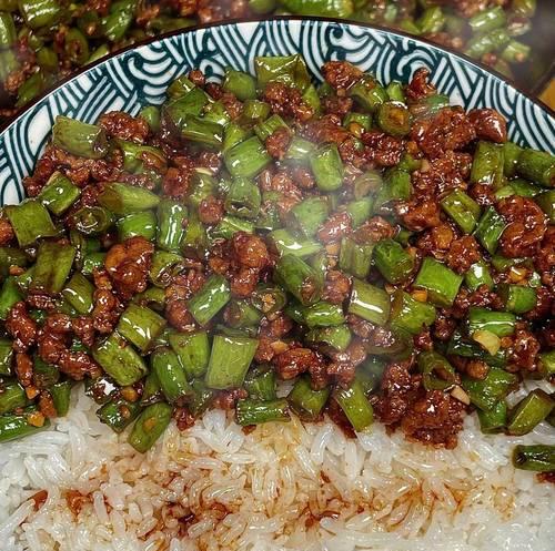 美食家的私房菜——肉末炒豆角（豆角与肉末的完美搭配，健康美味从这里开始）-第3张图片-美味行家
