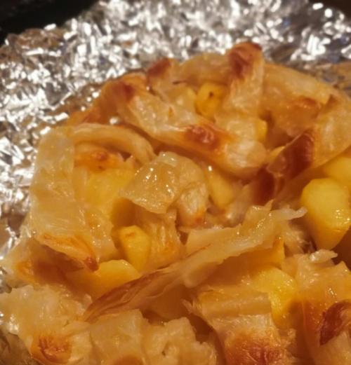 手抓饼苹果派，美味又简单！（教你轻松制作美味的手抓饼苹果派！）-第1张图片-美味行家