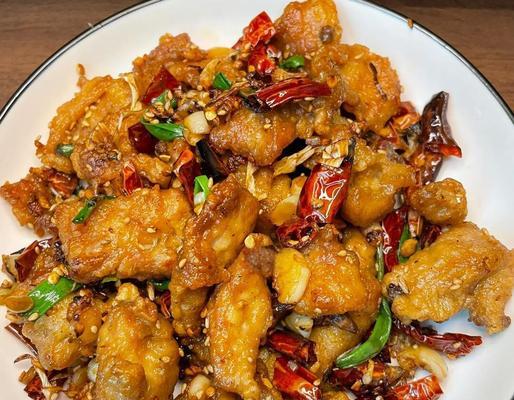 美味酥肉炒花菜做法（家常做法教你轻松炒出花菜鲜美佳肴）-第2张图片-美味行家