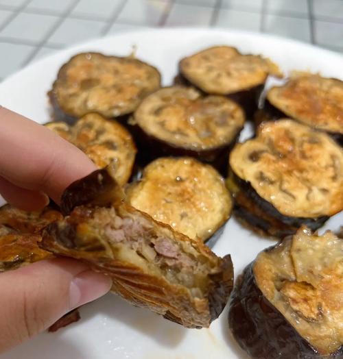 香煎土豆泥茄盒的制作方法（美味可口的茄盒让您大饱口福）-第2张图片-美味行家