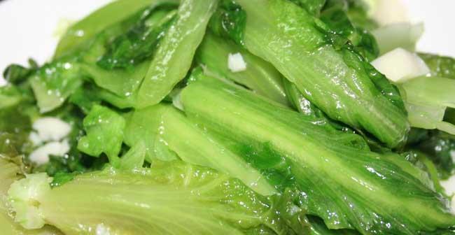 猪油蒜泥生菜的美食佳肴（以猪油为主，炒出香气四溢的蒜泥生菜）-第1张图片-美味行家