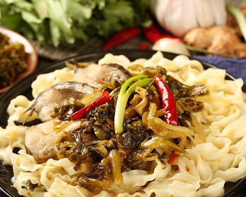 酸菜羊肉拌面，快乐的美食体验（一份美味又营养的美食盛宴）-第2张图片-美味行家
