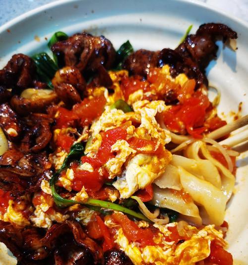 家常扯面之以西红柿青椒（健康简单的美食/蔬菜扮靓面食）-第1张图片-美味行家