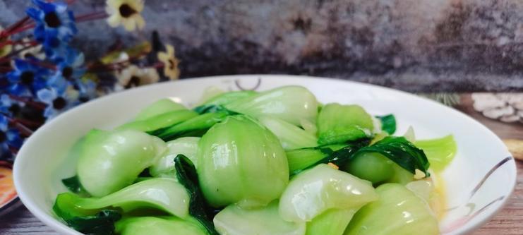 清炒油菜，健康美味的家常菜（用清炒的方式，让油菜更营养美味）-第2张图片-美味行家