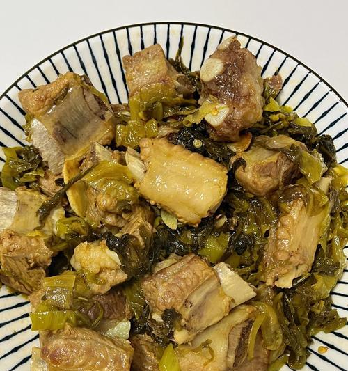 美食制作——酸菜排骨（一道美味鲜香的家常菜）-第1张图片-美味行家