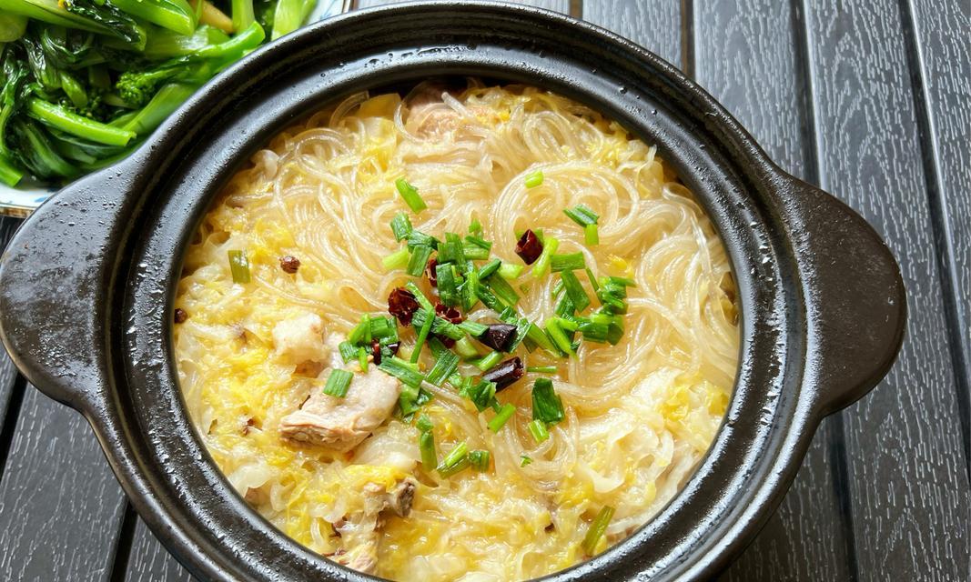 美食制作——酸菜排骨（一道美味鲜香的家常菜）-第3张图片-美味行家