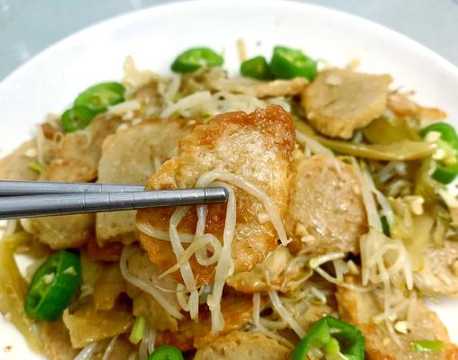 香气四溢的肉烧黄豆芽（用嫩黄豆芽和鲜嫩肉，烧出清爽美味！）-第1张图片-美味行家