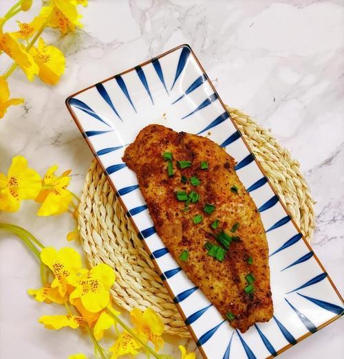 以香烤龙俐鱼排为主的美食制作（香烤龙俐鱼排的制作方法和口感品尝）-第3张图片-美味行家
