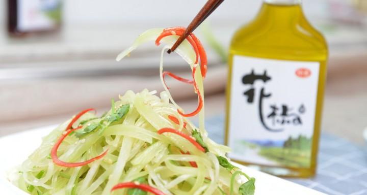 芝麻笋丝美食盛宴（美味佳肴让味蕾狂欢）-第2张图片-美味行家