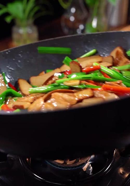 炒鸡蛋干美食大全（美味可口的多种做法，带来不同口感享受）-第2张图片-美味行家