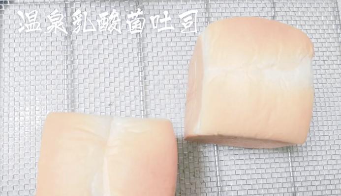养乐多绵软土司的做法（打造柔软有嚼劲的土司，快来尝尝吧！）-第3张图片-美味行家