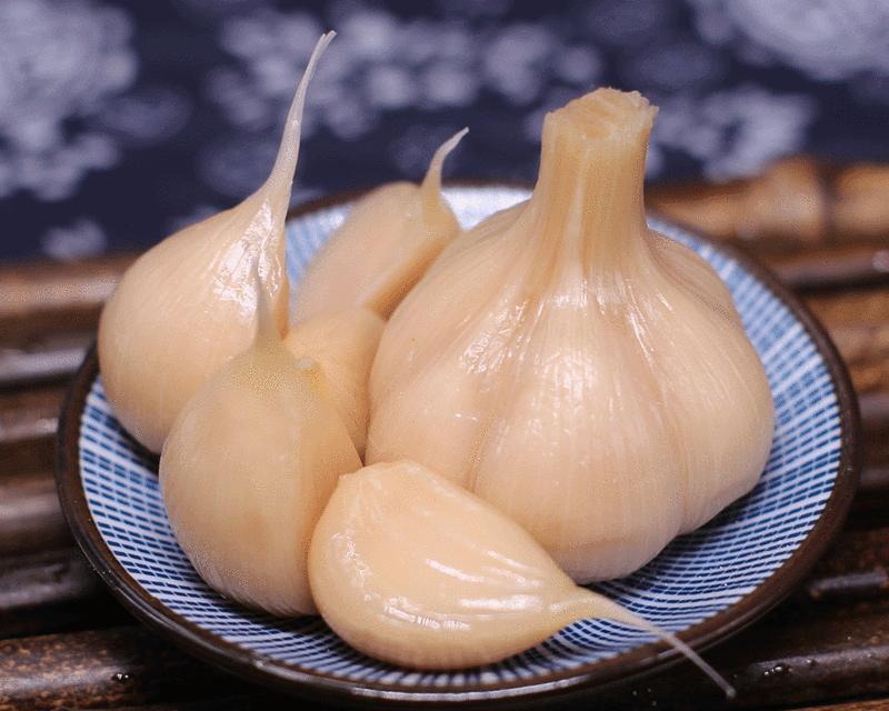 教你最简单的糖蒜做法（做出美味的糖蒜，让家人惊艳）-第3张图片-美味行家