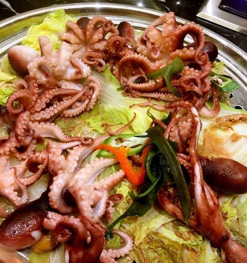 以珊瑚金针为主角的美味佳肴（探秘珊瑚金针的制作方法及多种食用方式）-第3张图片-美味行家