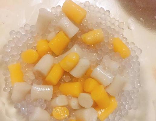 椰汁西米宇圆的制作方法（如何做出口感细腻、香甜可口的椰汁西米宇圆）-第3张图片-美味行家