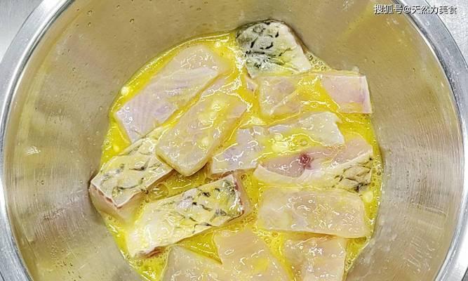 古法煲制，口感绝佳的支竹鱼腩煲（教你如何煮出香味扑鼻、汤汁浓郁的美食佳品）-第2张图片-美味行家