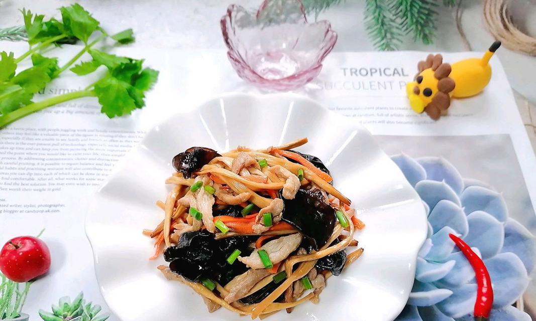 家常美食——鲜黄花菜滑肉丝（用鲜花菜和肉丝，做出一道营养美味的佳肴）-第1张图片-美味行家