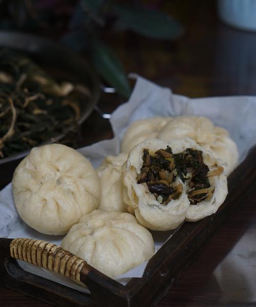 香菇猪肉包子的制作方法（口感鲜美，营养丰富，自制包子好吃又健康）-第1张图片-美味行家