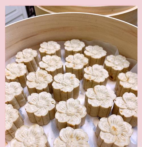 御膳八珍糕的制作方法（享受传统美味的秘诀）-第1张图片-美味行家