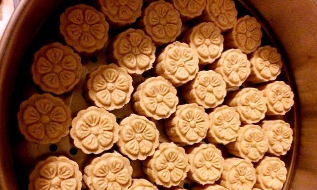 御膳八珍糕的制作方法（享受传统美味的秘诀）-第2张图片-美味行家