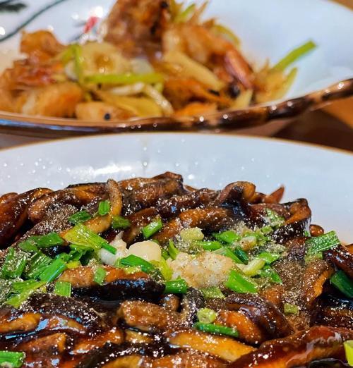 以鲜鸡露滴鸡精的做法（传统口感新体验，鲜美入味的滴鸡精）-第3张图片-美味行家