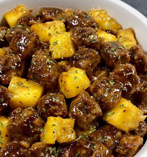 美味可口，以什锦牛肉粒为主的佳肴制作方法（做出好吃好看的牛肉粒菜品，关键在于选材和烹饪技巧）-第1张图片-美味行家