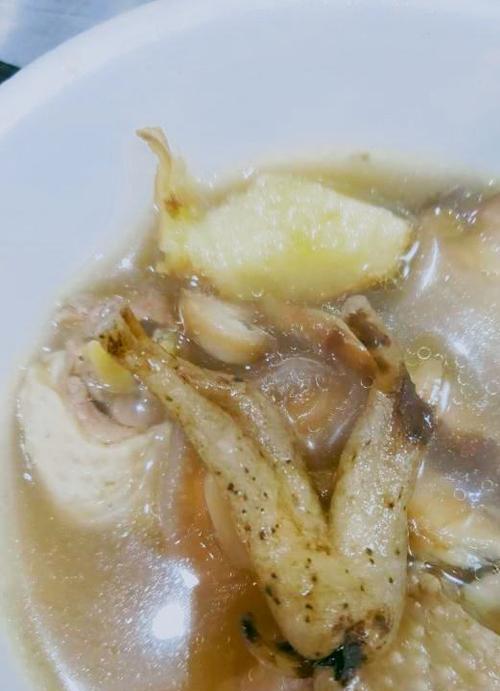 味蕾盛宴，以松茸土鸡煲为主（鲜香爽口，健康营养，土鸡和松茸的完美结合）-第3张图片-美味行家
