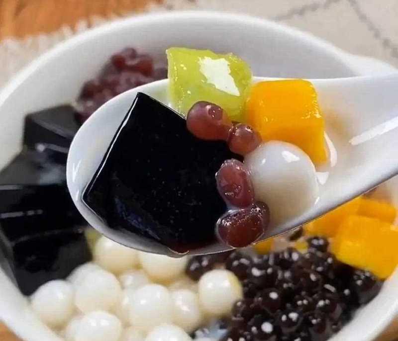 手把手教你制作仙草甜品（甜而不腻，好吃解暑；从原料选择到制作技巧，全方位揭秘！）-第3张图片-美味行家
