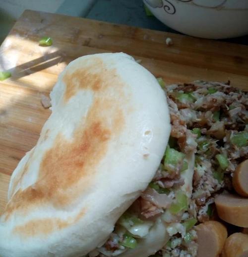白果肉夹馍的制作方法（让你在家也能吃到正宗的陕西美食）-第3张图片-美味行家